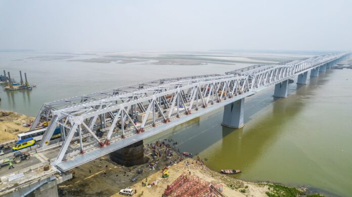 6-lane bridge on Ganga