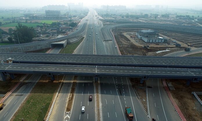 bikes barred on Mumbai expressway