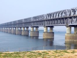 6-lane bridge on Ganga