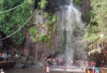 Tourists amenities at Kakolat Falls