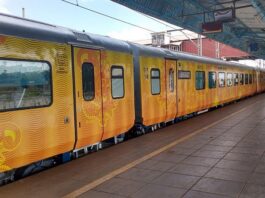 Loot bid on Tejas Express