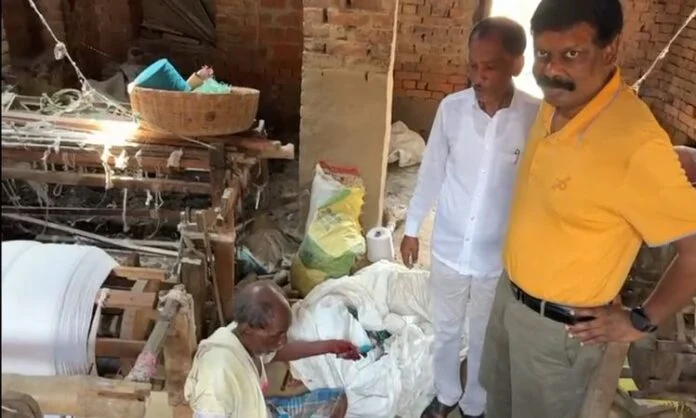 Bihar handloom weaver challenges
